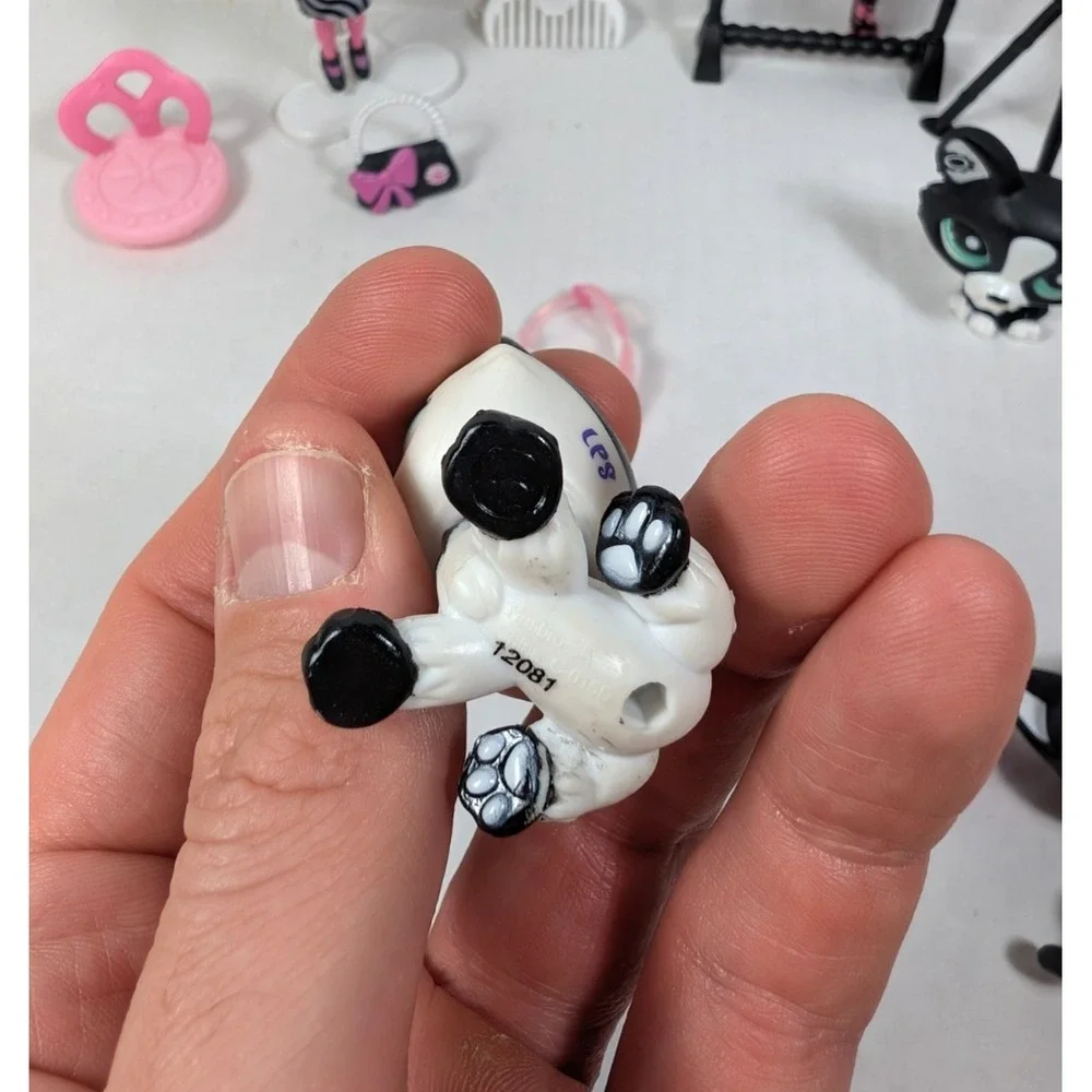 Littlest Pet Shop Blythe Fashion Shoot NEARLY COMPLETE Black & White Collection